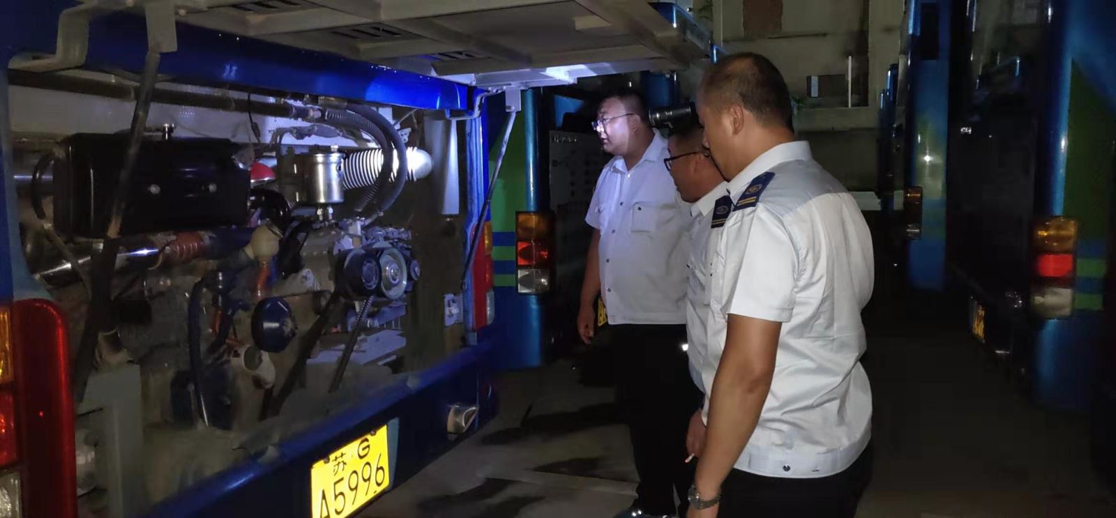 公交集團(tuán)公交事業(yè)一部緊抓安全紅線 開展夜間安全排查工作